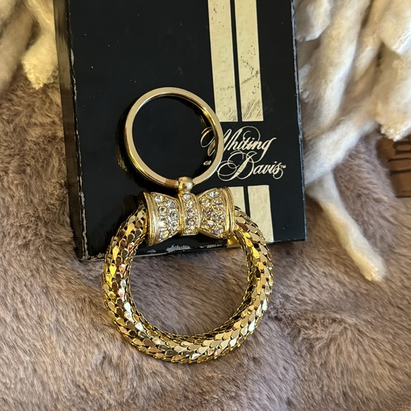 Whiting & Davis bow key ring - Picture 3 of 6